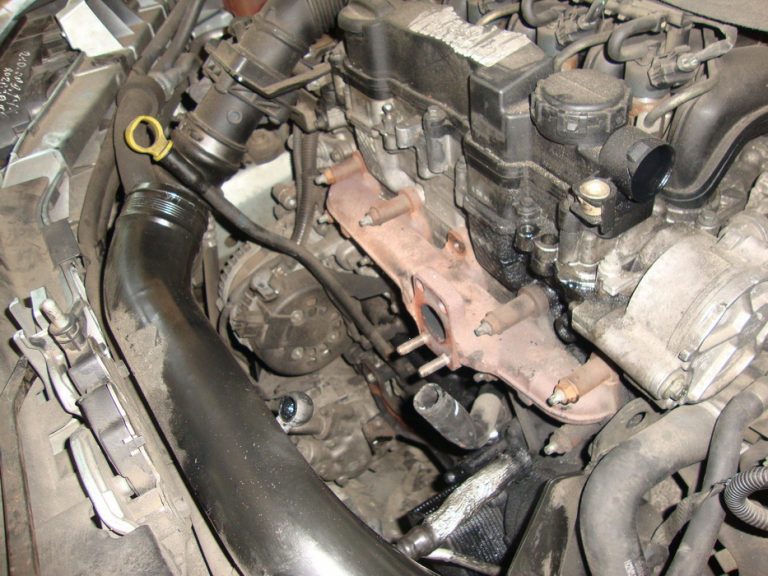 Ford Focus 1.6 TDCI demontaż uszkodzonej turbiny oraz